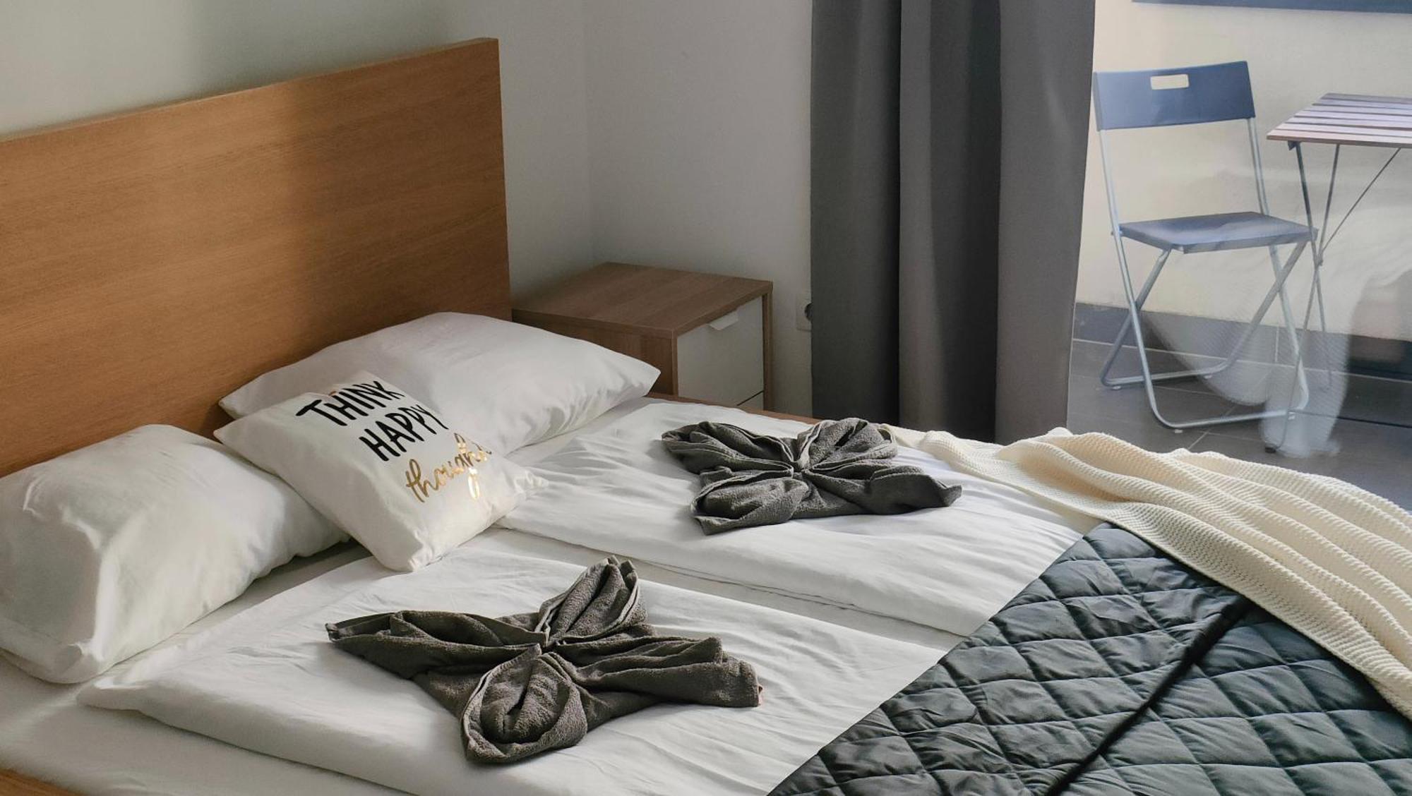Cozy Studios Near The New York Cafe With Balcony And Ac, Budapest